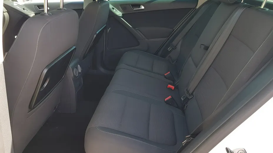 VOLKSWAGEN Tiguan -