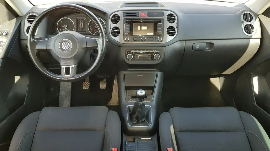 VOLKSWAGEN Tiguan -