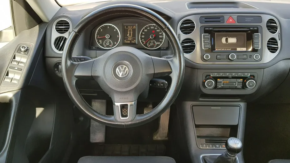 VOLKSWAGEN Tiguan -