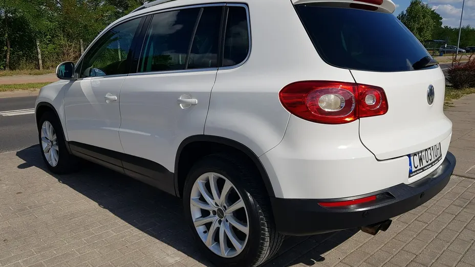 VOLKSWAGEN Tiguan -