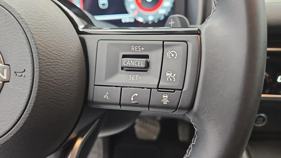NISSAN Qashqai -