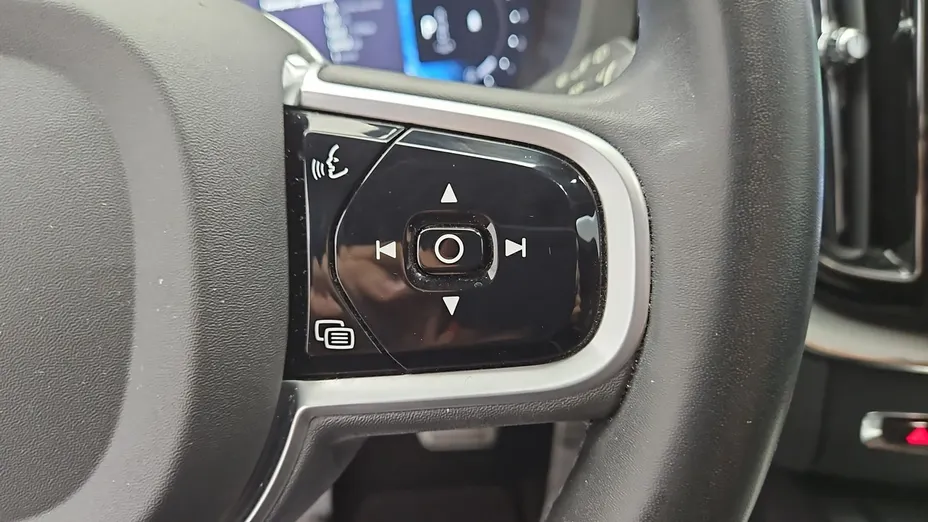 VOLVO XC60 -