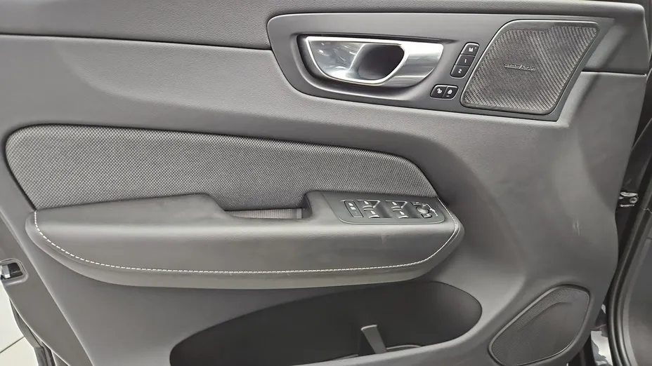 VOLVO XC60 -