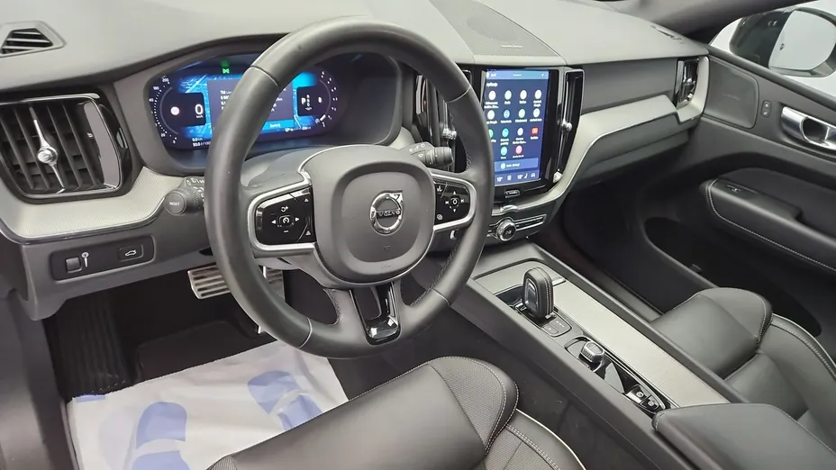 VOLVO XC60 -