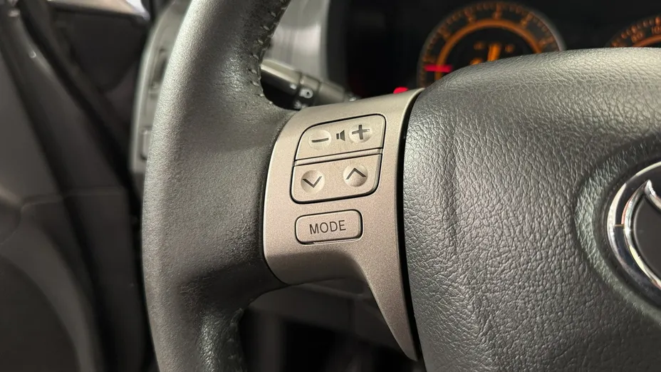TOYOTA Auris -