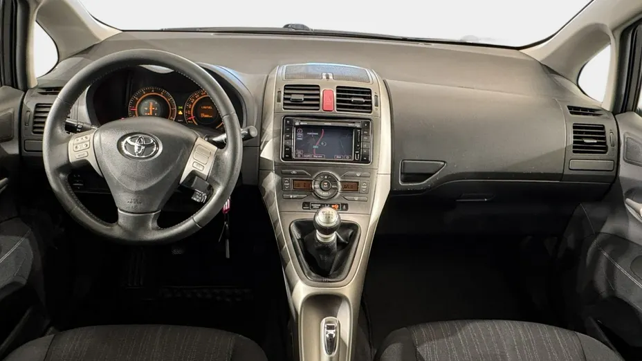 TOYOTA Auris -