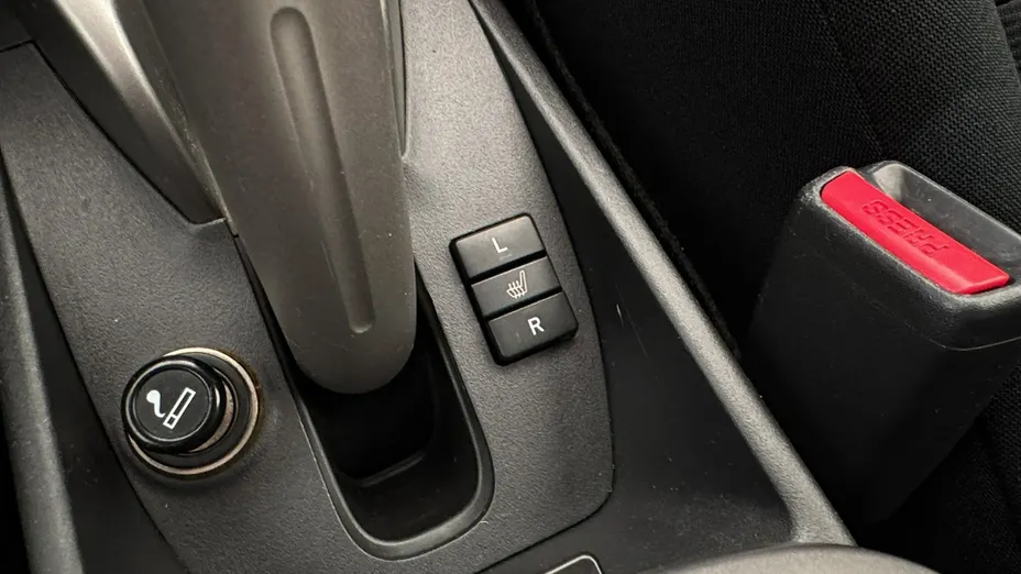 TOYOTA Auris -