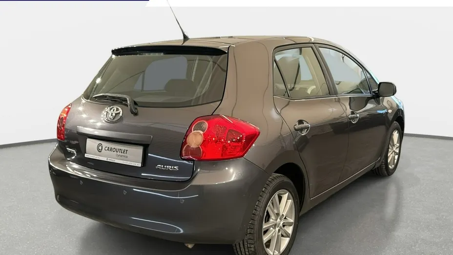 TOYOTA Auris -
