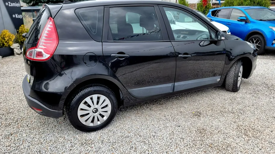 RENAULT Scenic -