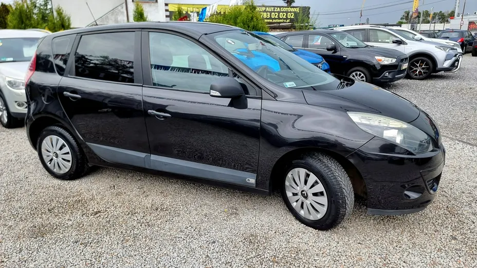 RENAULT Scenic -