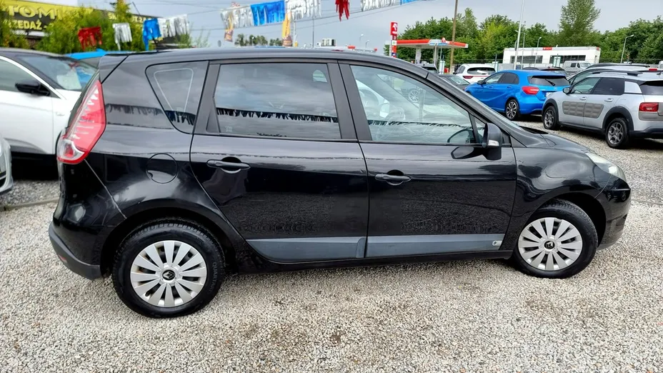 RENAULT Scenic -