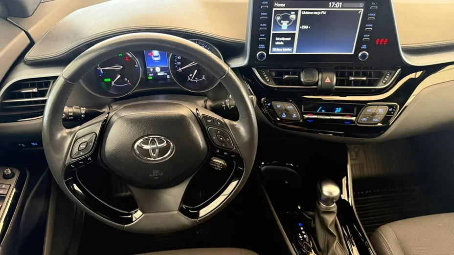 TOYOTA C-HR -