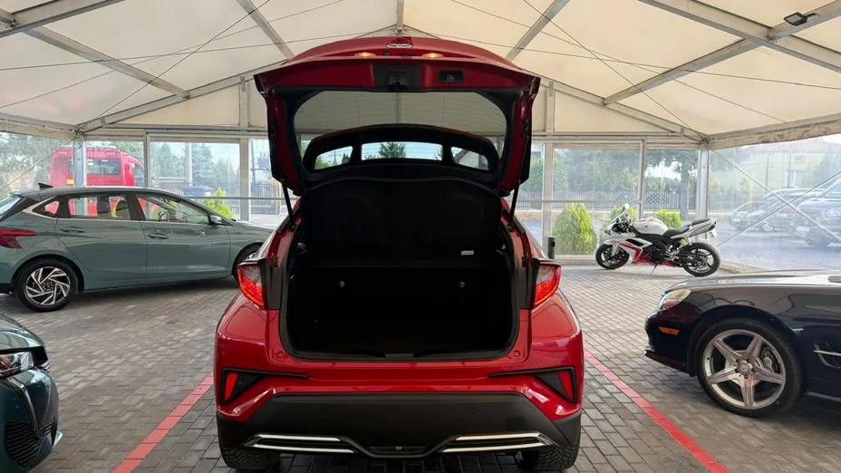 TOYOTA C-HR -