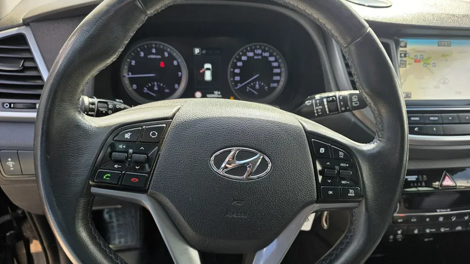 HYUNDAI Tucson -