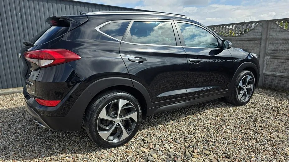 HYUNDAI Tucson -