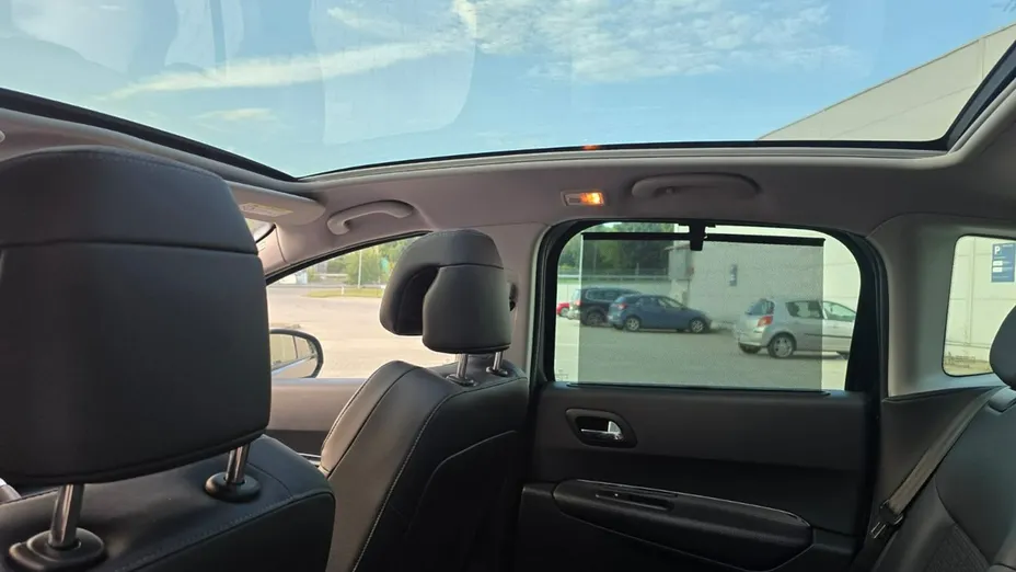 PEUGEOT 3008 -