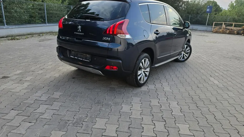 PEUGEOT 3008 -