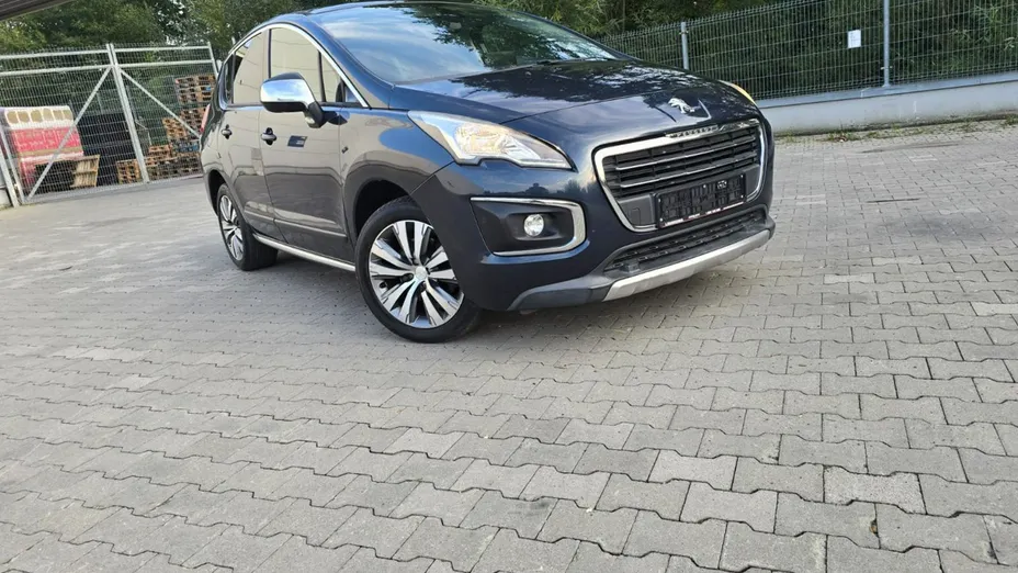 PEUGEOT 3008 -