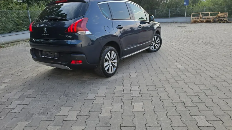 PEUGEOT 3008 -