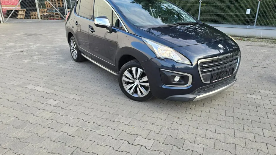PEUGEOT 3008 -