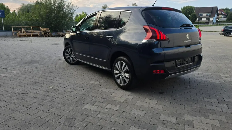 PEUGEOT 3008 -
