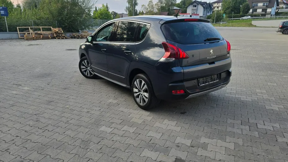 PEUGEOT 3008 -