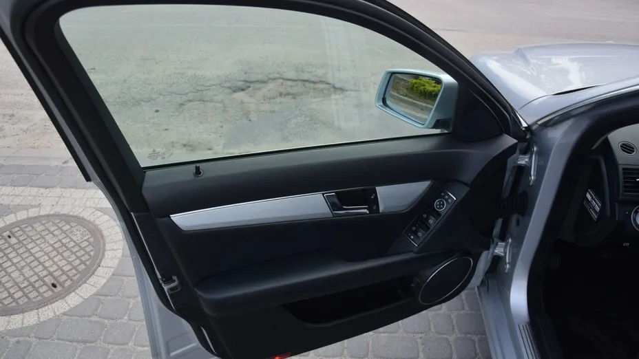 MERCEDES-BENZ C Klasa -