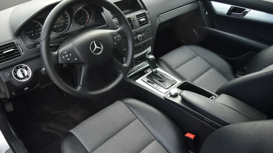 MERCEDES-BENZ C Klasa -