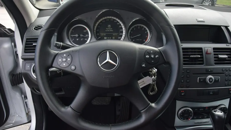 MERCEDES-BENZ C Klasa -