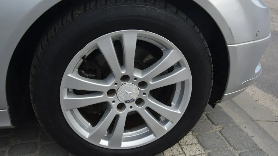 MERCEDES-BENZ C Klasa -