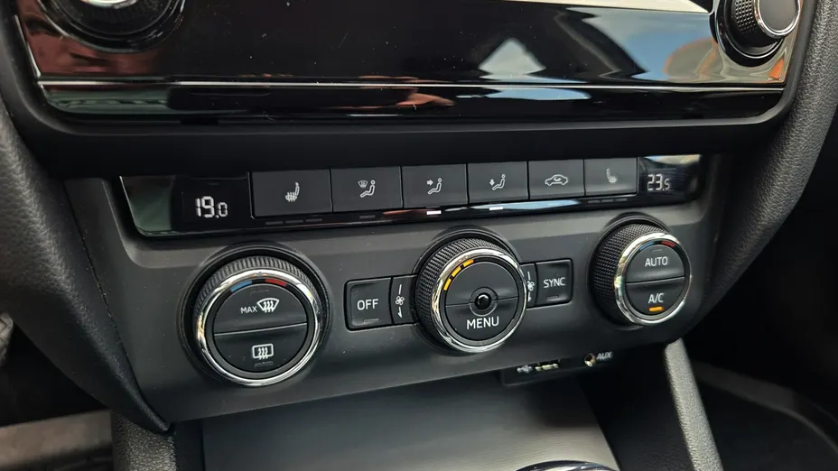 SKODA Octavia -