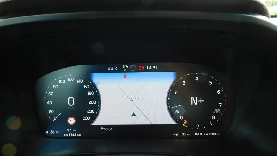 VOLVO XC40 -
