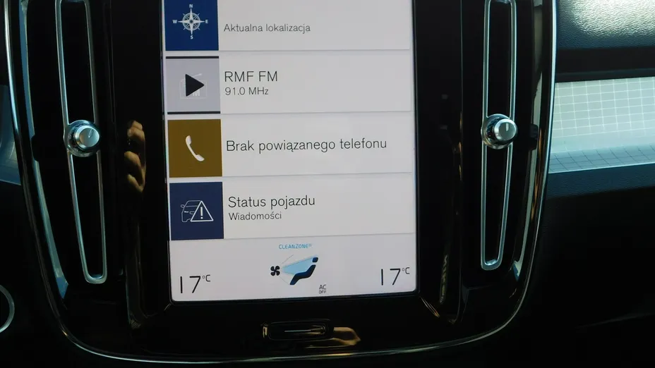 VOLVO XC40 -