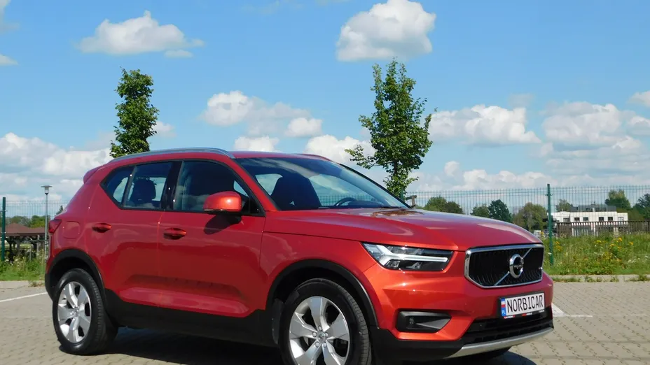 VOLVO XC40 -