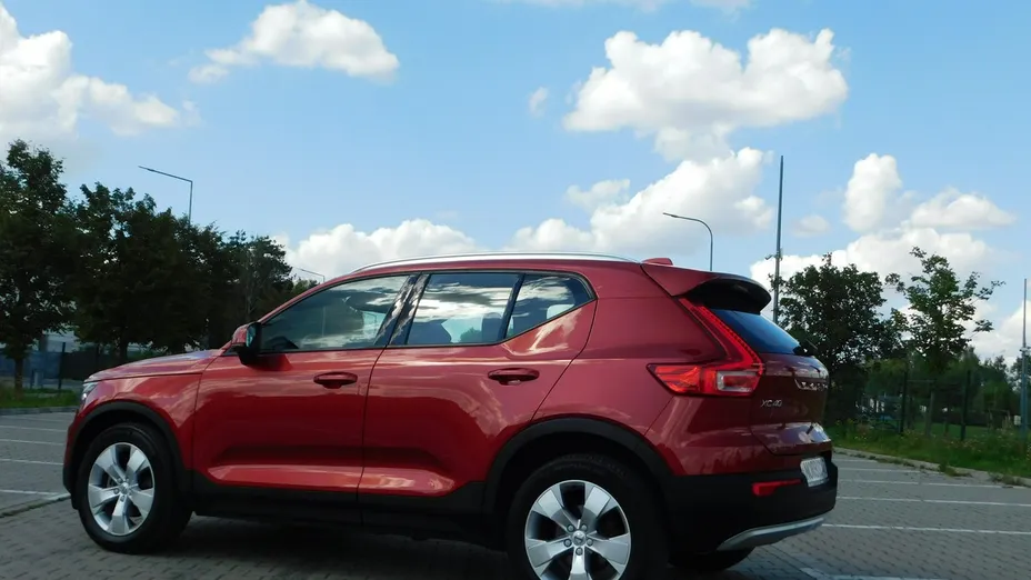 VOLVO XC40 -