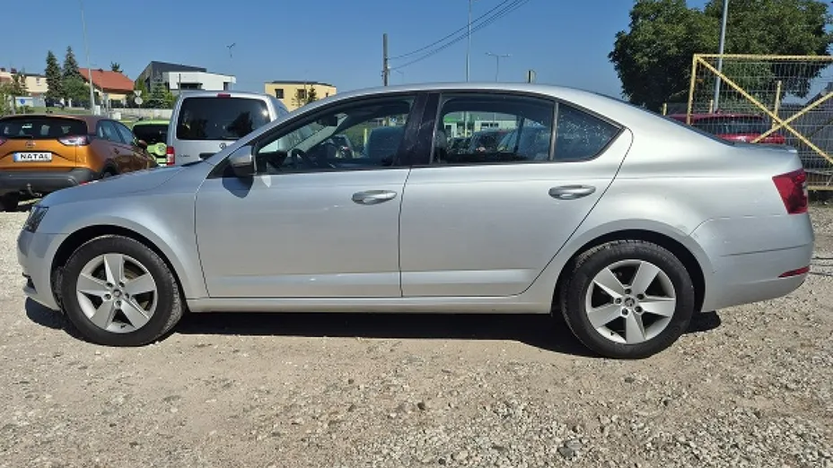 SKODA Octavia -
