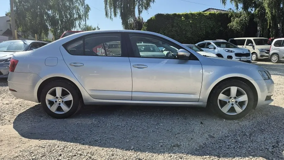 SKODA Octavia -
