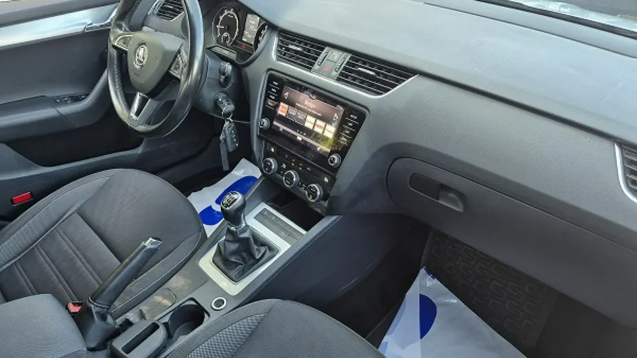 SKODA Octavia -
