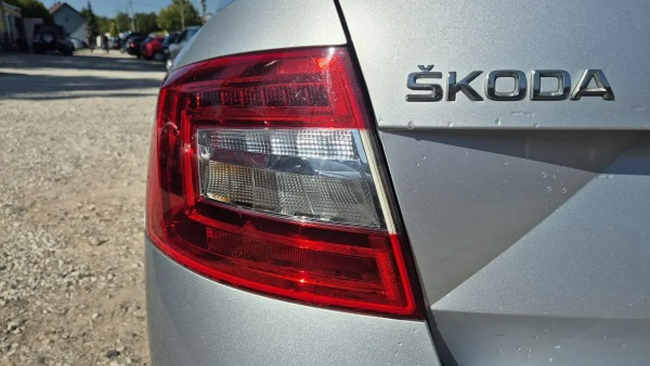 SKODA Octavia -