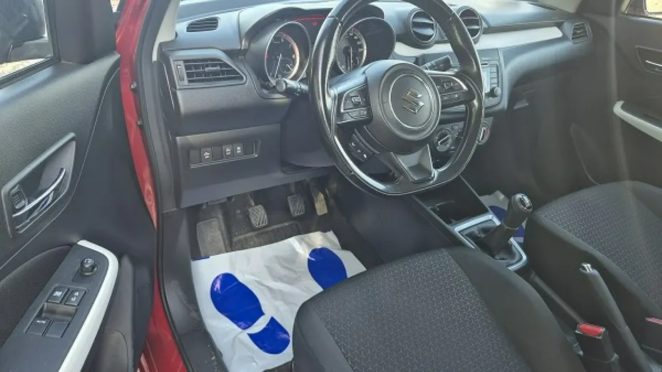 SUZUKI Swift -