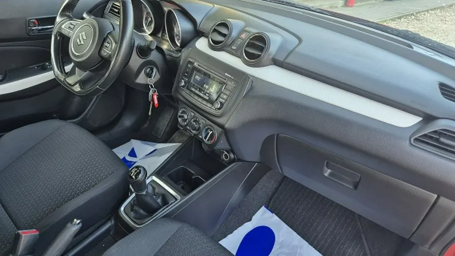 SUZUKI Swift -