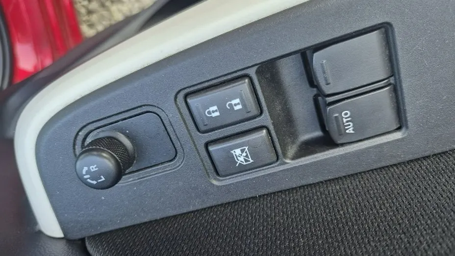 SUZUKI Swift -