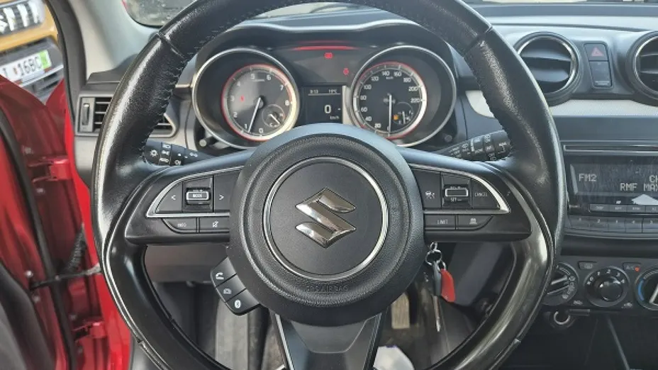 SUZUKI Swift -