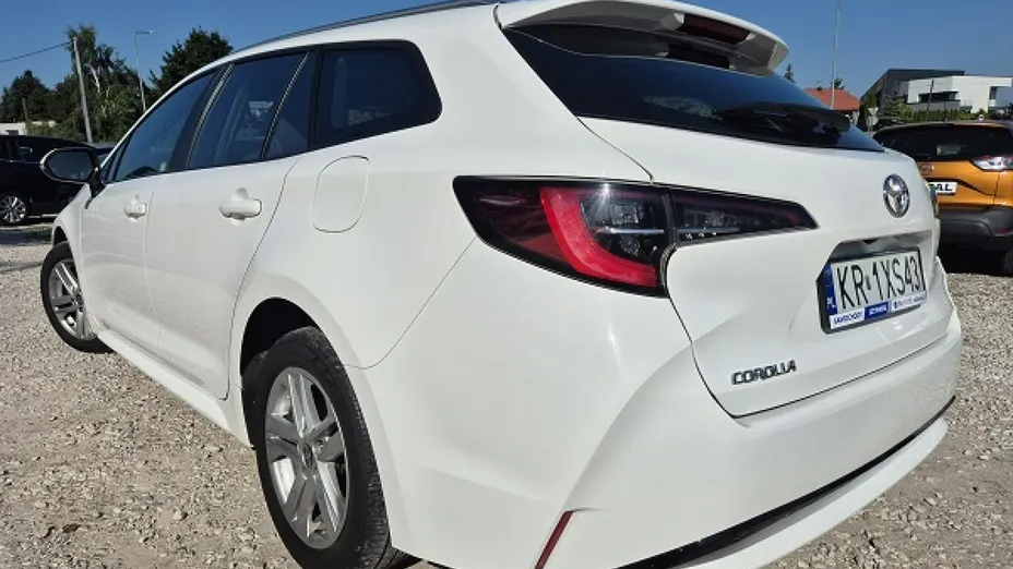 TOYOTA Corolla -