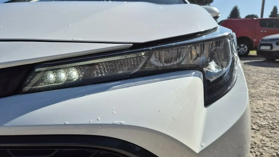 TOYOTA Corolla -