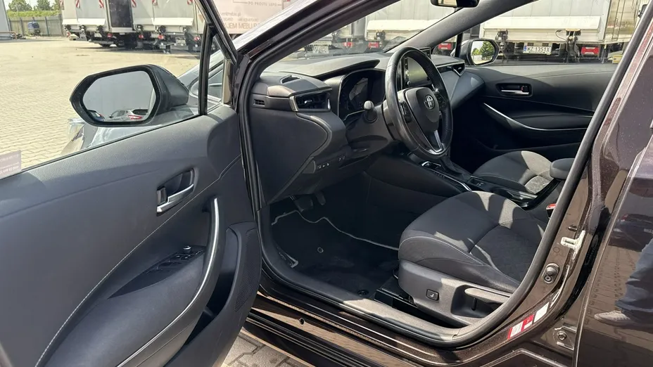 TOYOTA Corolla -