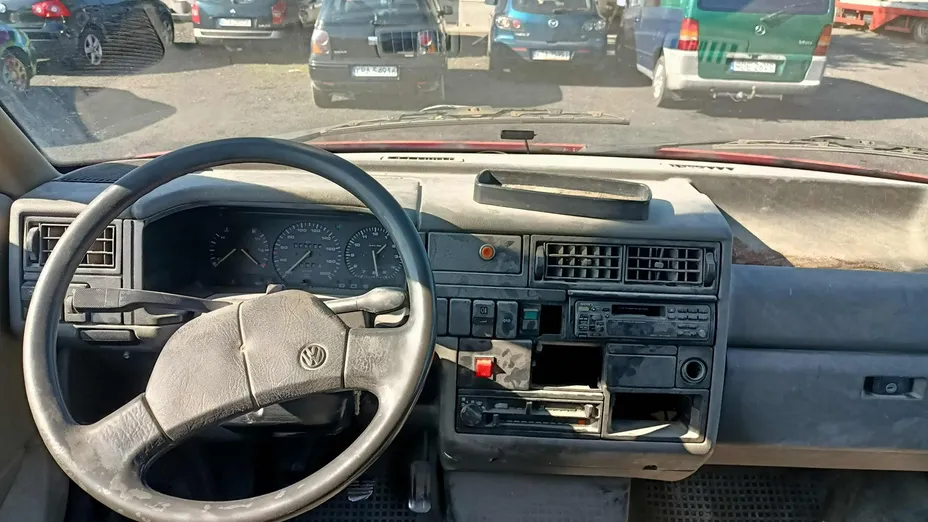 VOLKSWAGEN Transporter -