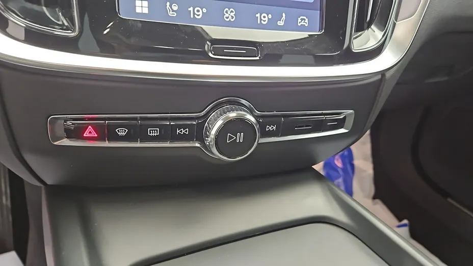 VOLVO V60 -