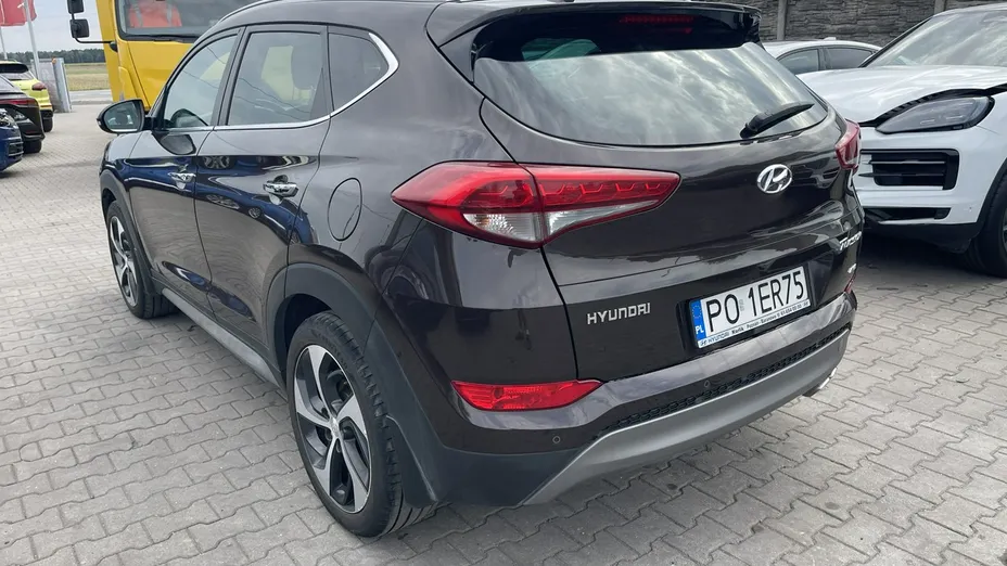 HYUNDAI Tucson -