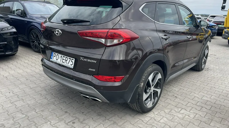 HYUNDAI Tucson -